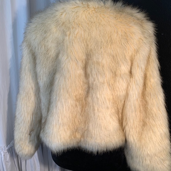 Skies Are Blue Cream Faux Fur Jacket - Picture 2 of 11